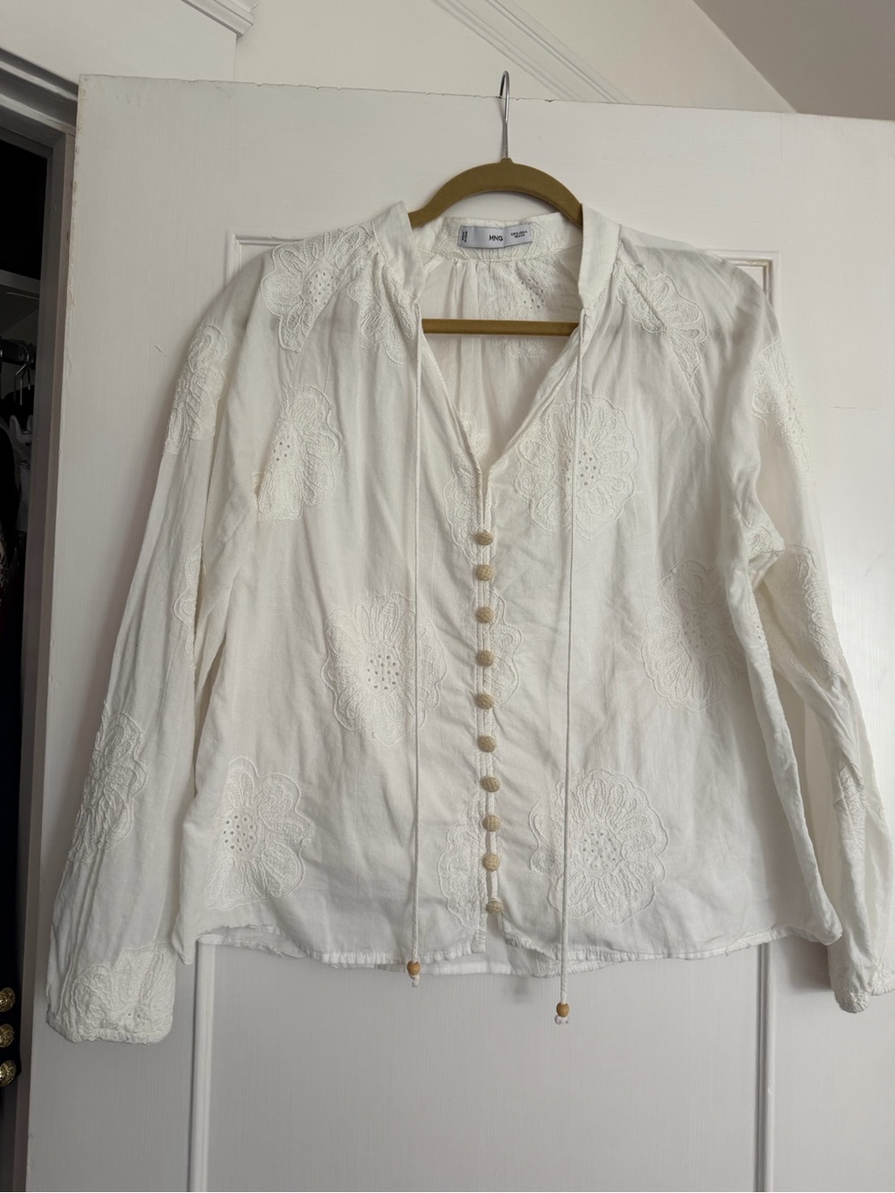 Women’s White Embroidered Button-Front Blouse